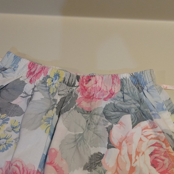 Vintage Floral Shorts - Picture 4 of 4